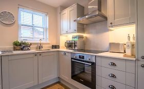 Luxurious Newly Built Cottage In Central Wivenhoe